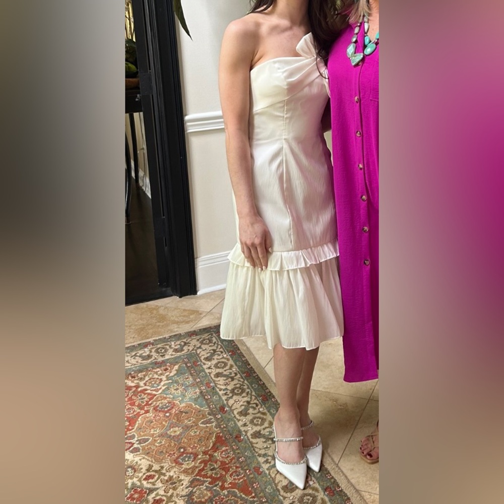 Alfred Angelo White Satin Crepe Dress - Picture 2 of 9